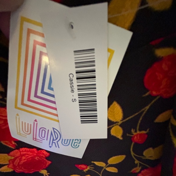 LuLaRoe, Cassie’s pencil skirt, size small, NWT, roses, black and red - Picture 4 of 6